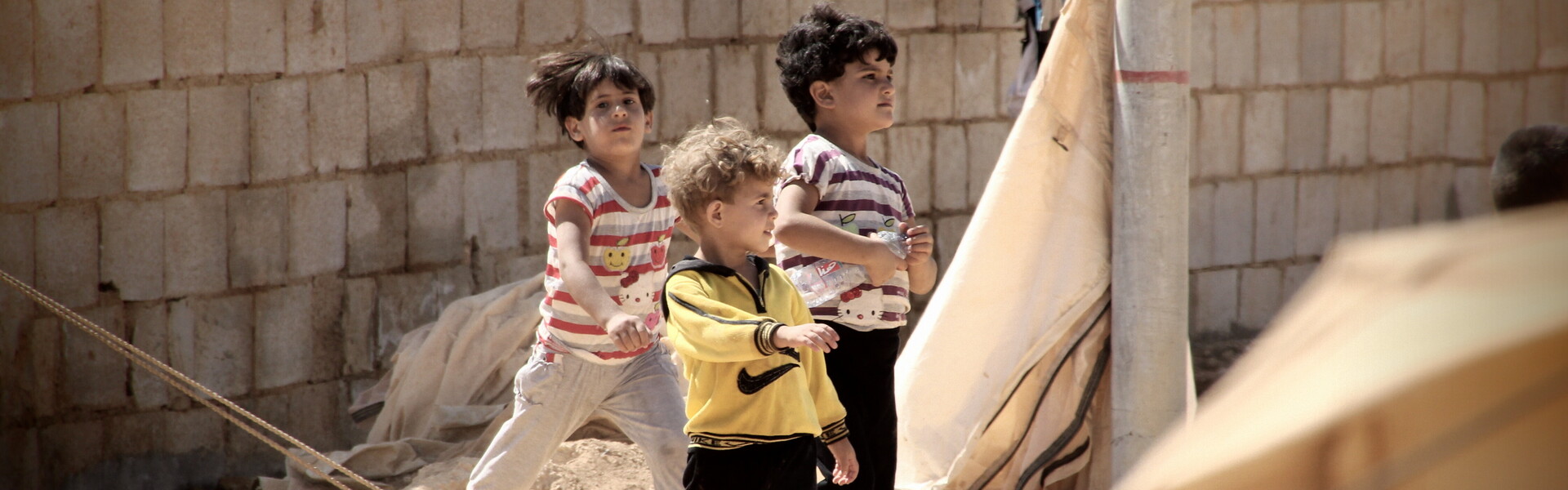 Viele syrische Flüchtlinge leben hochverschuldet in Jordanien. Viele Kinder können nicht zur Schule gehen