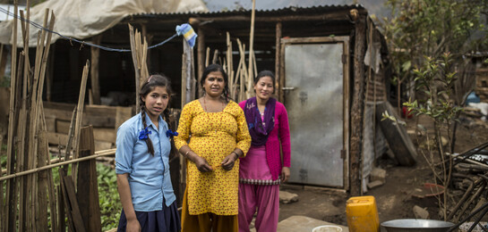 Ein Jahr nach dem schlimmen Erdbeben sind die Erinnerungen an die Katastrophe vielen Menschen in Nepal noch sehr präsent.