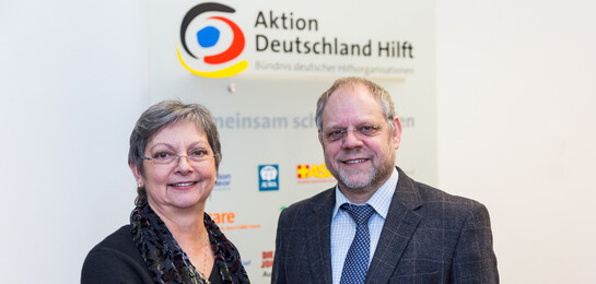 Frau Manuela Roßbach zusammen mit Herrn Bernd Pastors.