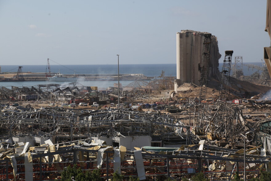 Der Getreidespeicher am Hafen von Beirut nach der Explosion Der Getreidespeicher am Hafen von Beirut nach der Explosion