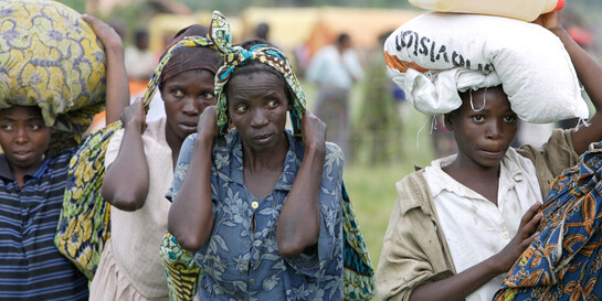 Im Kongo erhalten Frauen Lebensmittel
