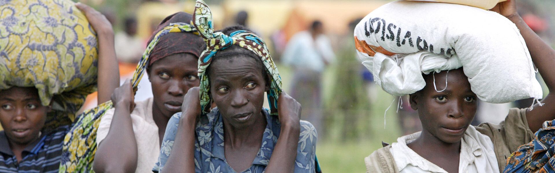 Im Kongo erhalten Frauen Lebensmittel