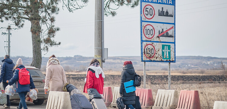 Ukrainerinnen auf der Flucht