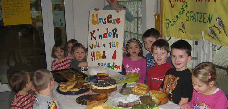 Kinder sammeln für den wohltätigen Zweck. Kinder sammeln für den wohltätigen Zweck.
