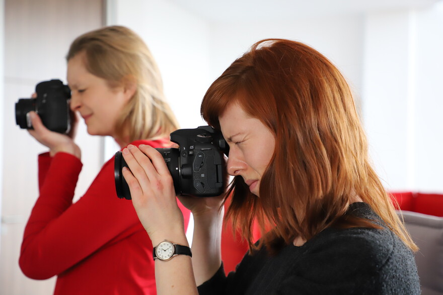 Teilnehmer des "Journalistenpreises Humanitäre Hilfe" beim Foto-Workshop.
