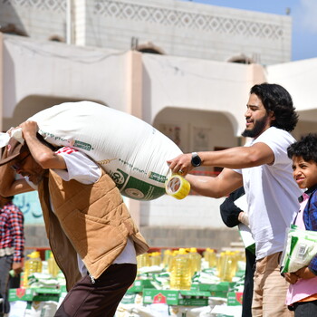 Verteilung von Hilfsgütern