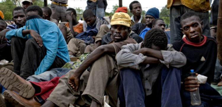 Cholera Simbabwe: Flüchtlinge warten auf Asylpapiere