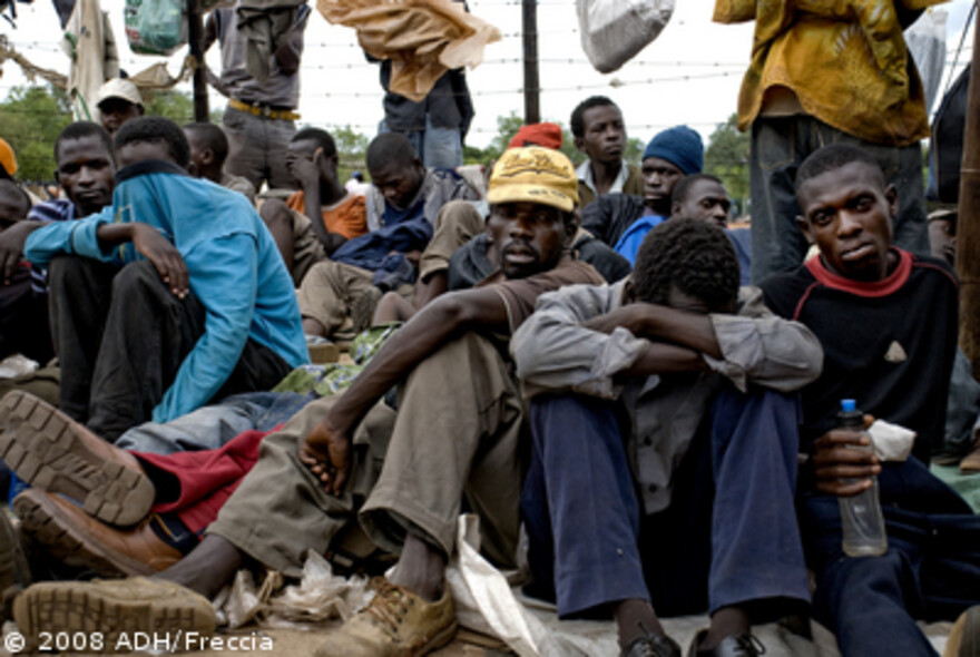 Cholera Simbabwe: Flüchtlinge warten auf Asylpapiere