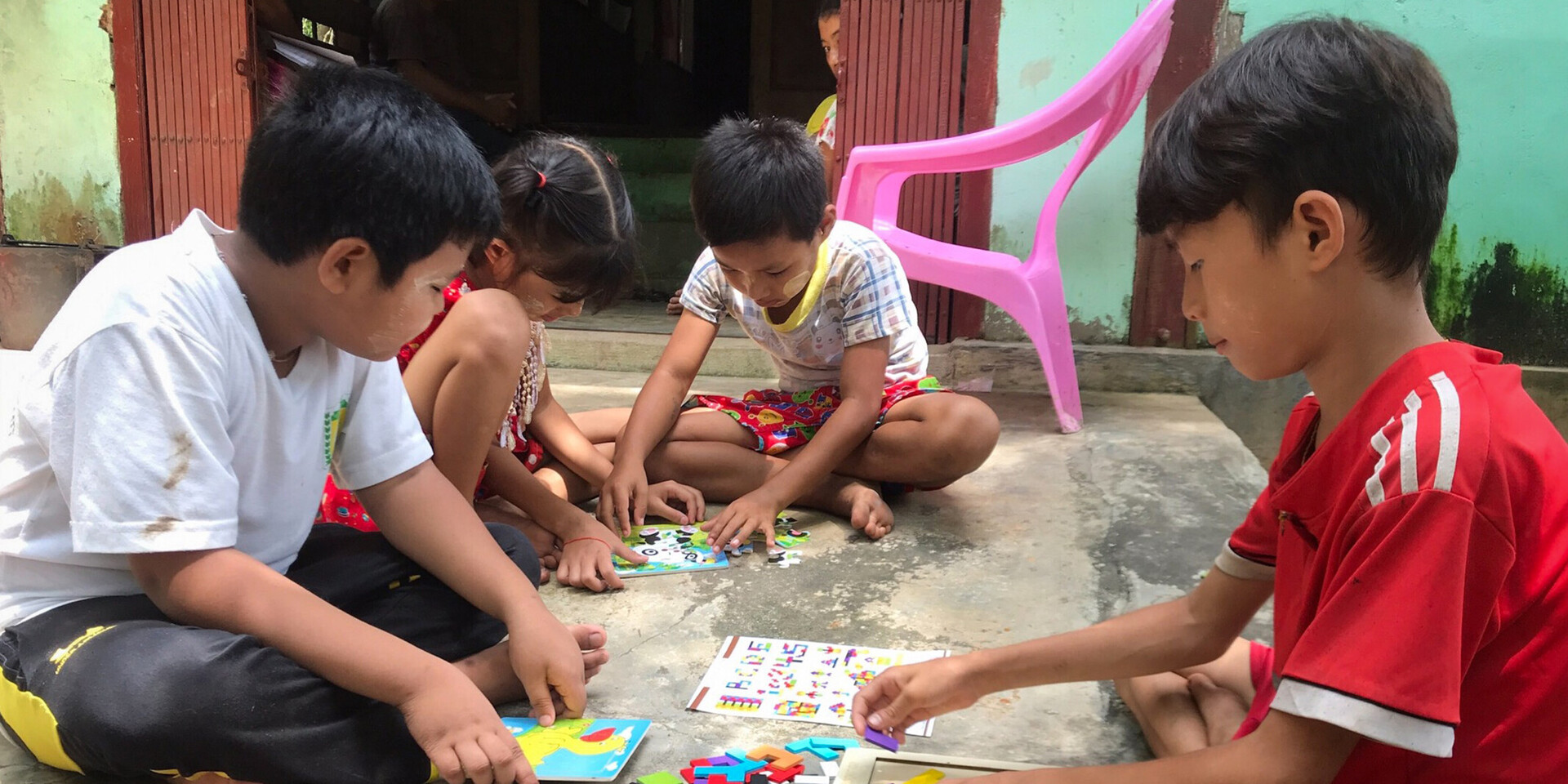 Kinder aus Myanmar in einem Hilfsprojekt von World Vision