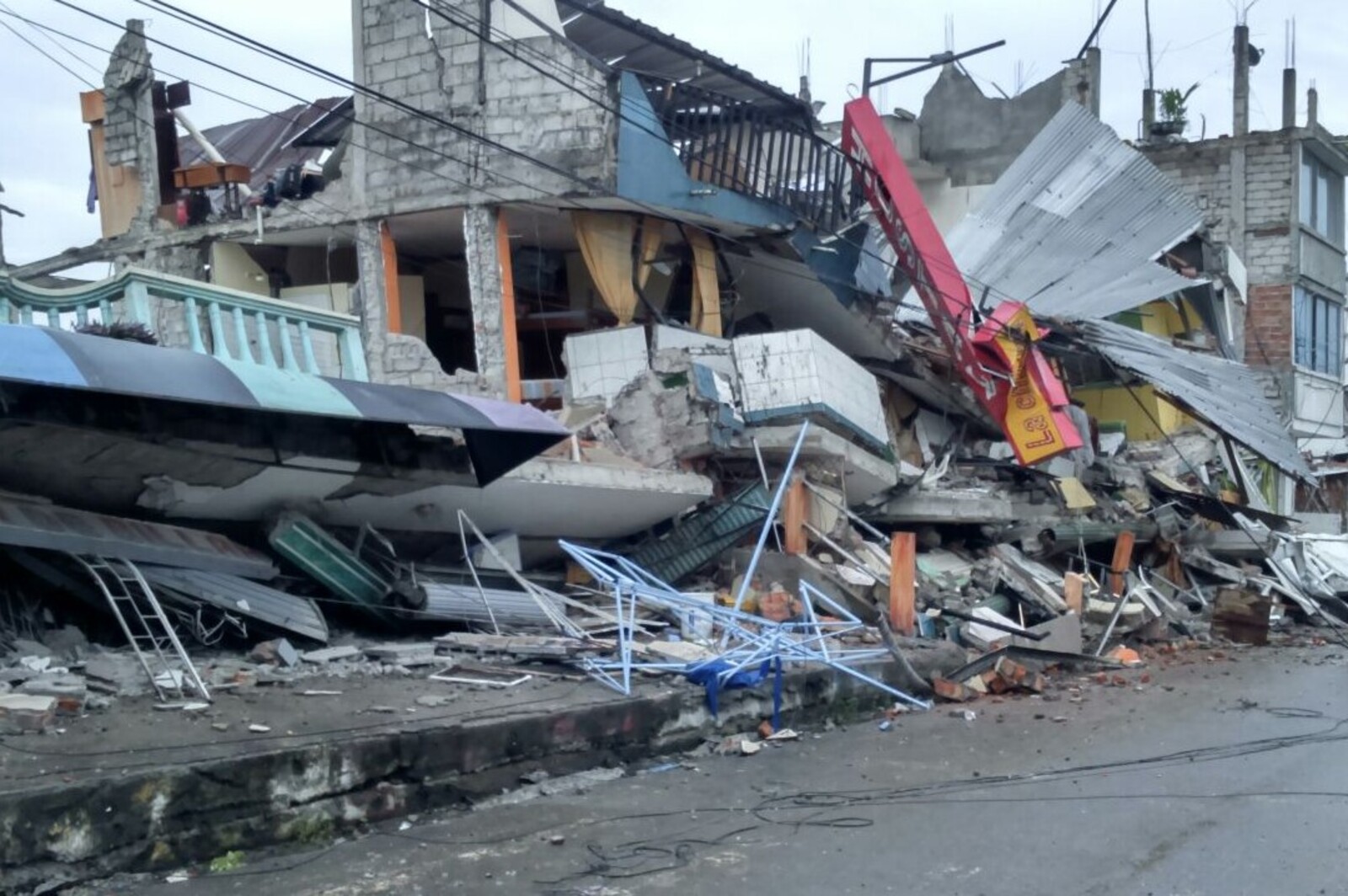 Zerstörte Gebäude in Ecuador nach dem Erdbeben im April 2016.