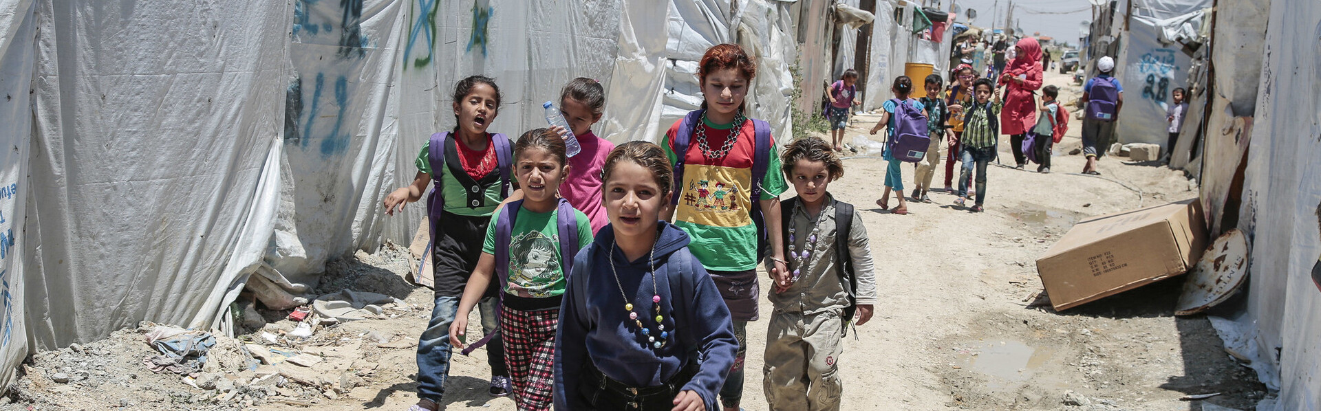 Kinder aus Syrien in einem Flüchtlingslager im Libanon