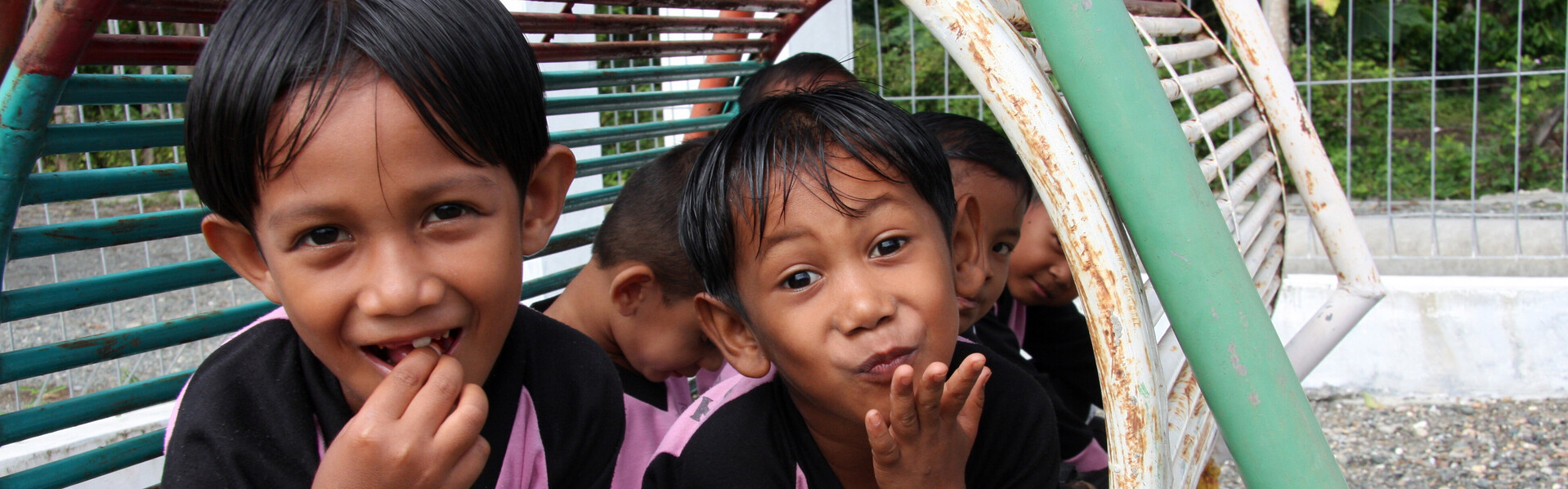 Kinder in Indonesien 5 Jahre nach dem Tsunami 2004 (Archivbild)