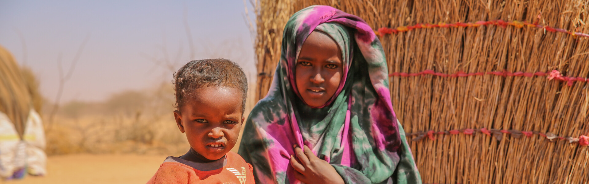 Zwei Kinder in Somalia.