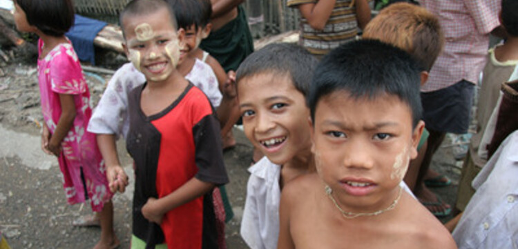 Zyklon in Birma: Kindergruppe