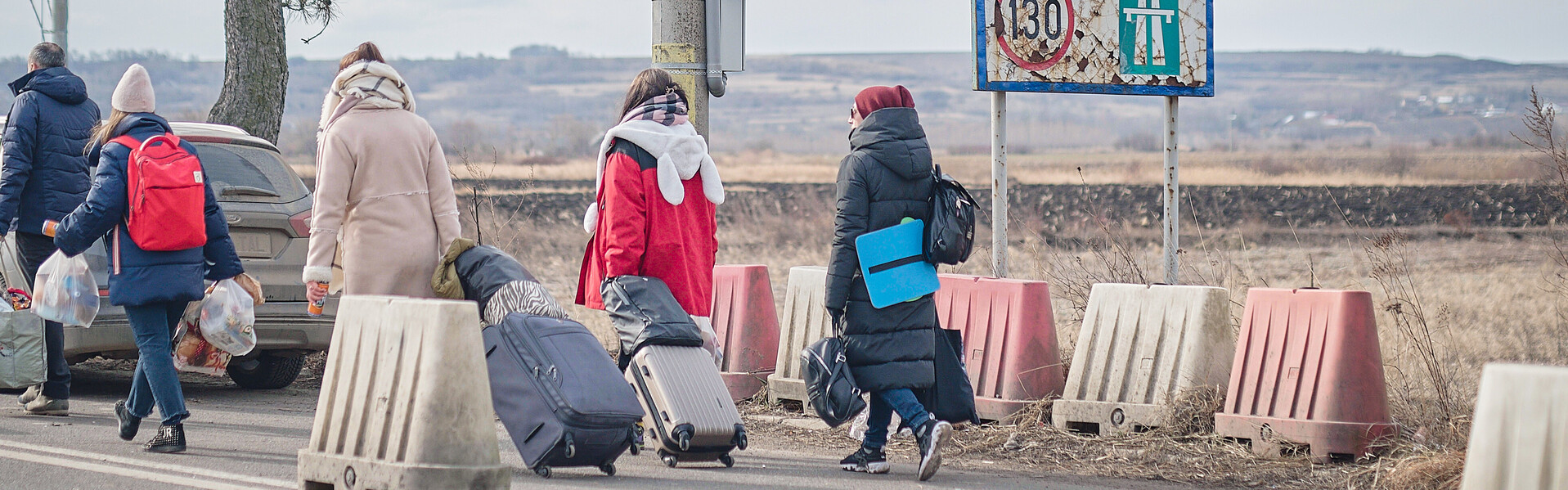 Menschen aus der Ukraine fliehenn nach Rumänien