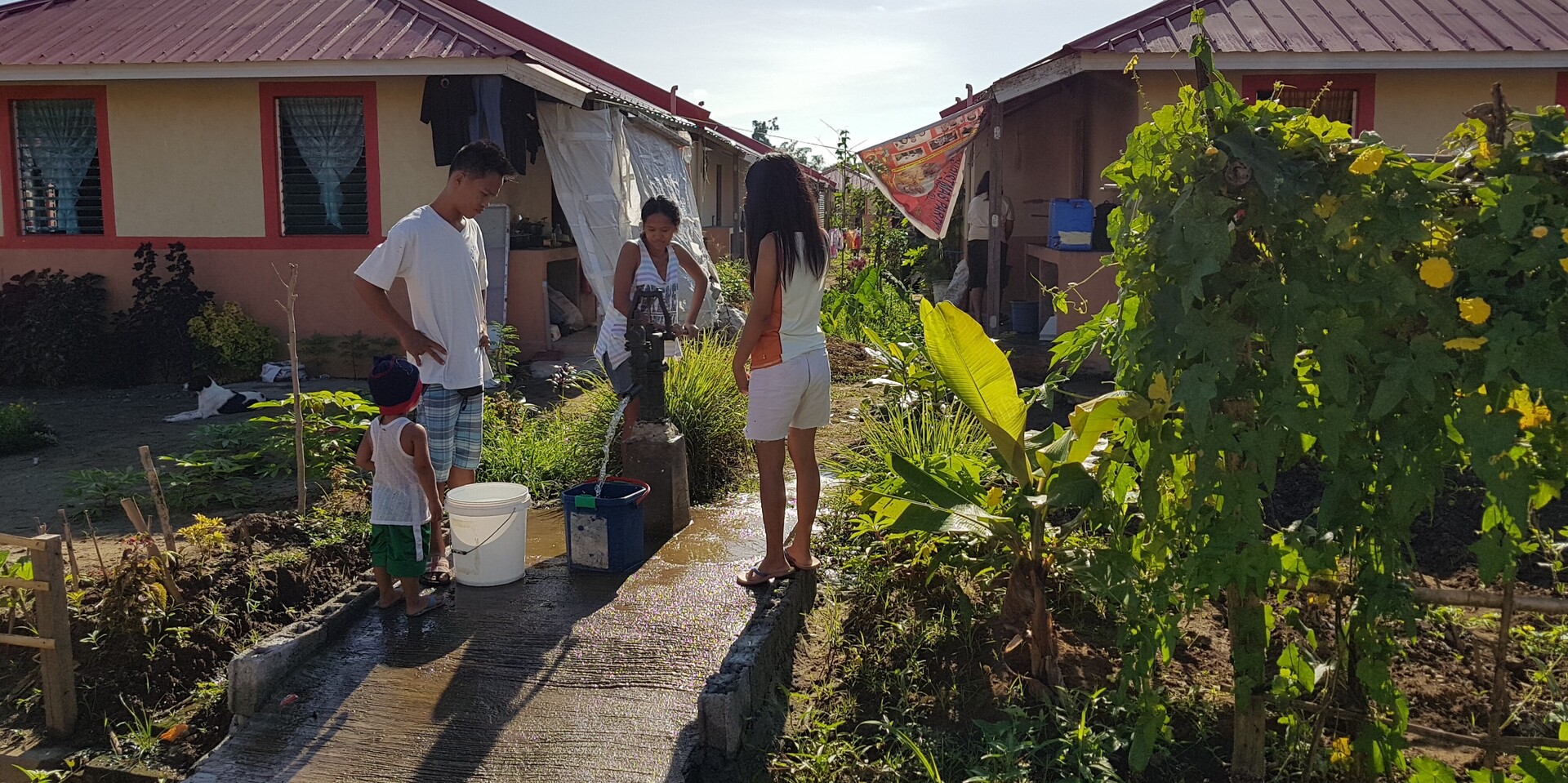 Einheimische auf den Philippinen nach dem Wiederaufbau  