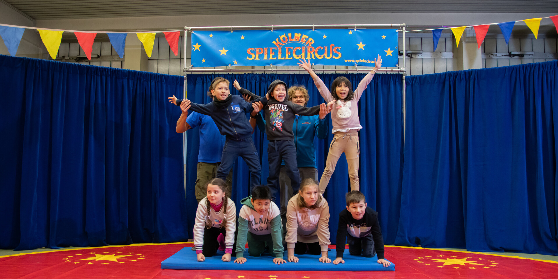 Kinder im Kölner Spielecircus, dessen Programme unter anderem von Aktion Deutschland Hilft mitfinanziert werden