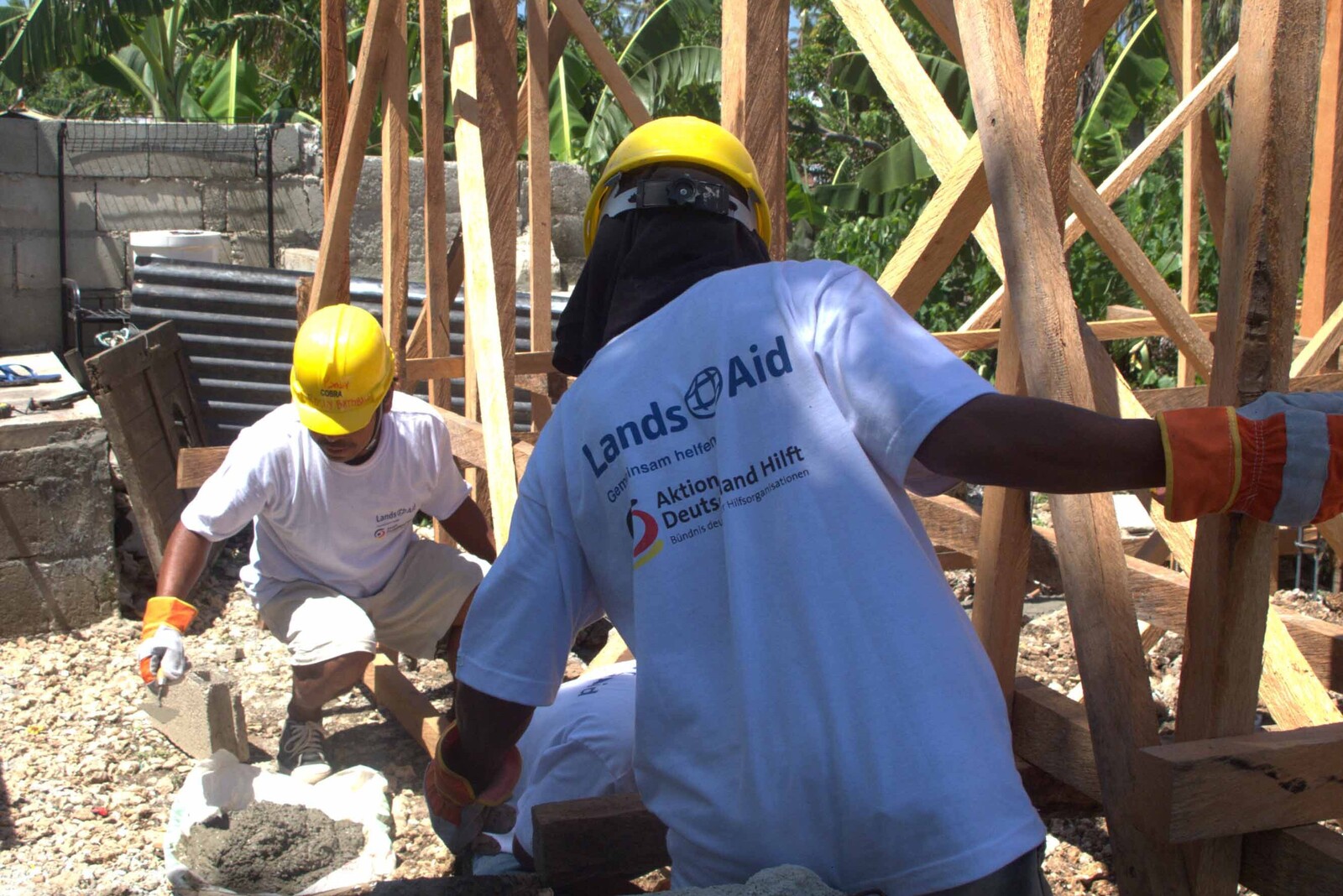 Philippinen Taifun Haiyan Wiederaufbau Haus Handwerker
