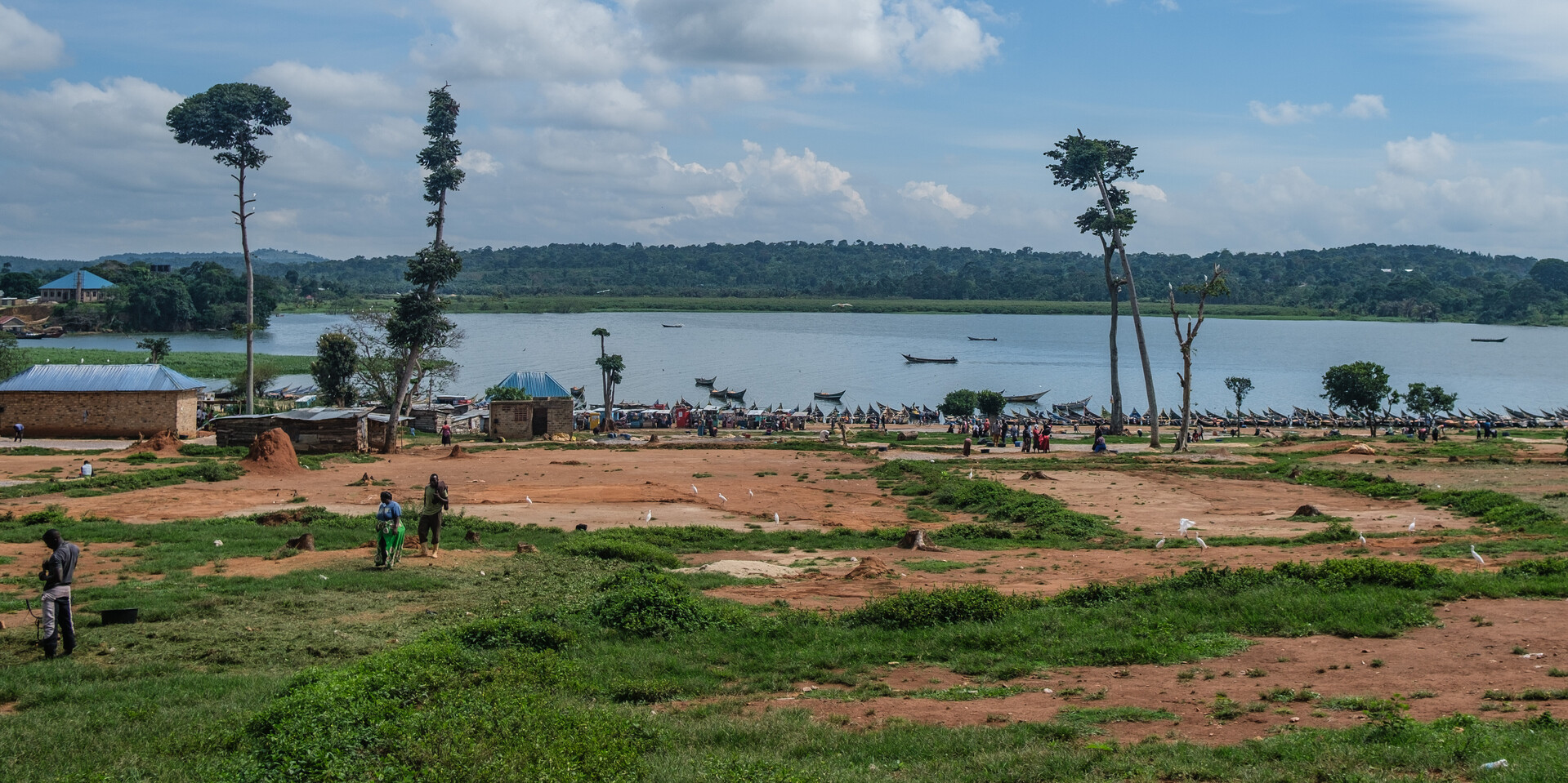Der Victoriasee grenzt an drei Länder in Afrika 