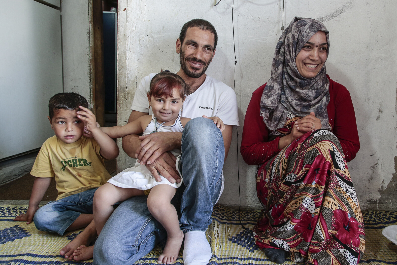 Eine syrische Familie in einem Flüchtlingscamp im Libanon