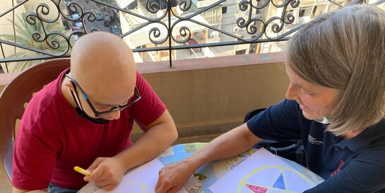 Malerisch lernen Kinder und Erwachsene im Libanon ihre Traumata zu bewältigen