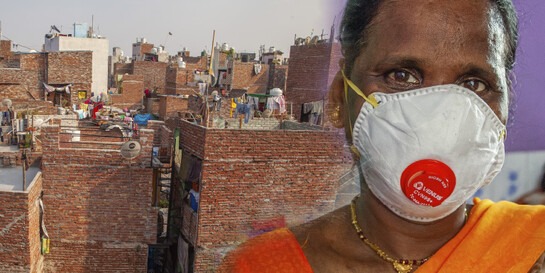 Eine Helferin von World Vision leistet in den Slums von Delhi Corona-Nothilfe