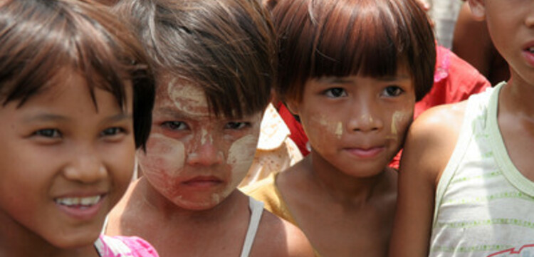 Zyklon in Birma: Kindergruppe