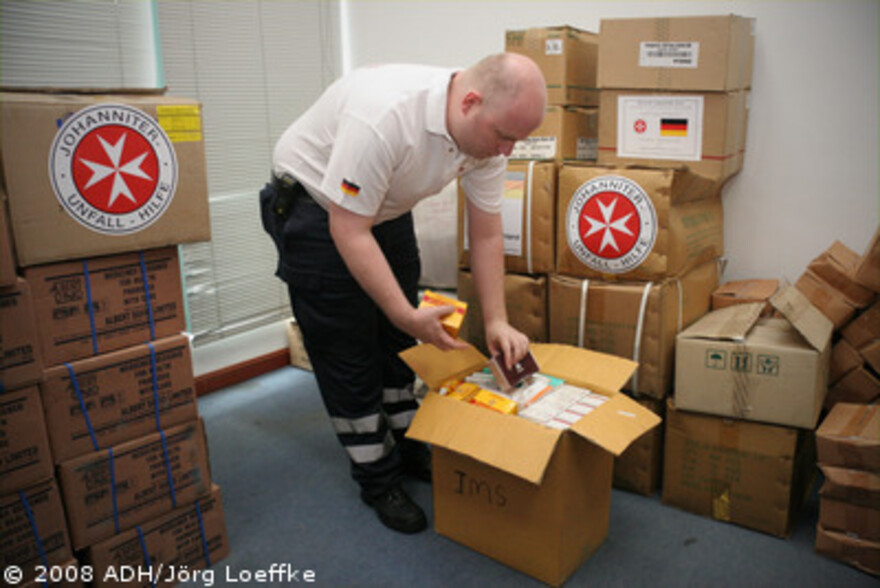 Zyklon in Birma: Zusammenstellen der Hilfslieferung