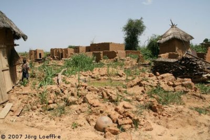 Flut Afrika: Hütten in Lossa
