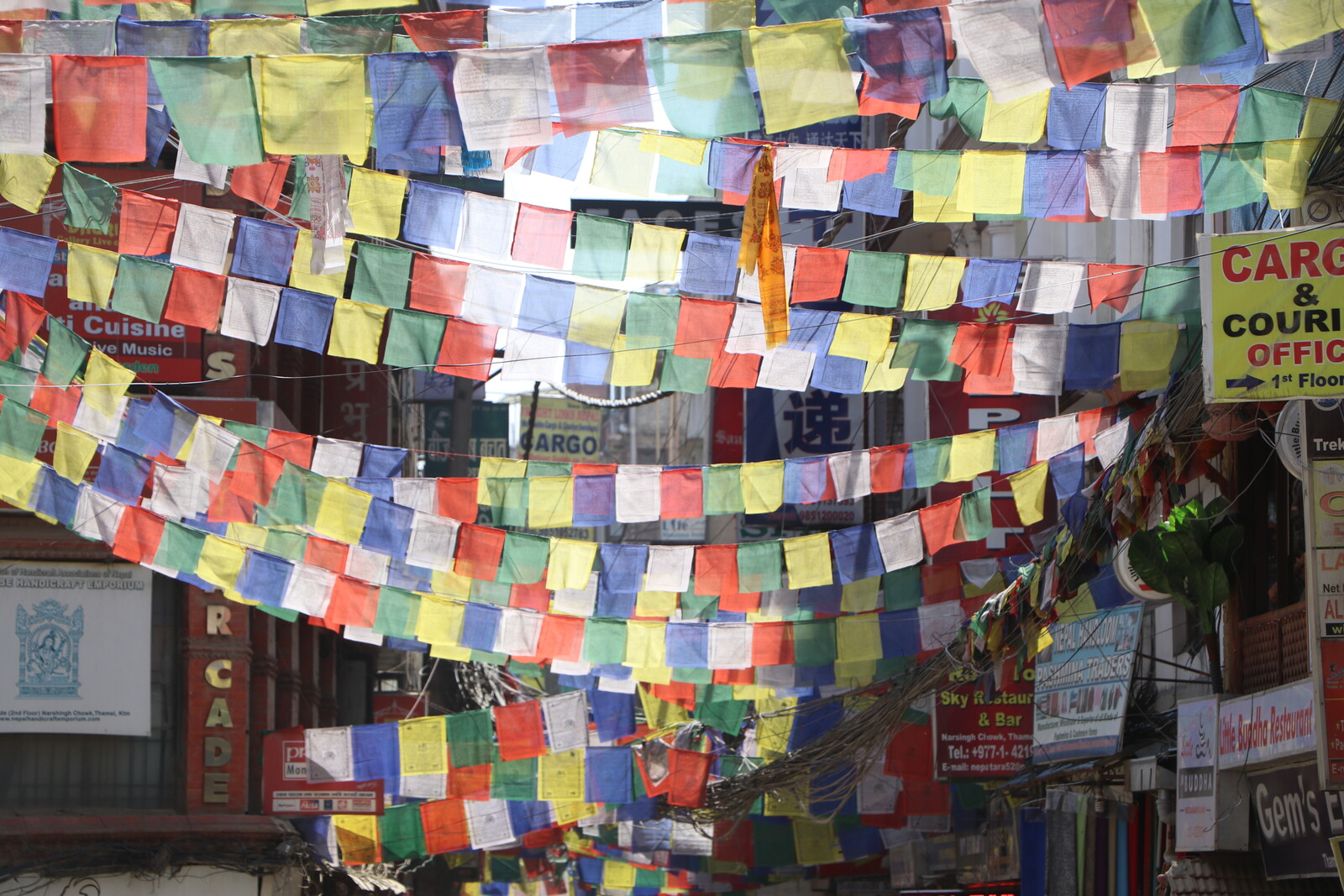 Straßendekoration in Nepal.