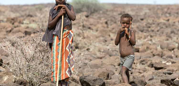In Äthiopien müssen Kinder, Frauen und Männer mit den Auswirkungen des Klimwandels - etwa Dürre - leben