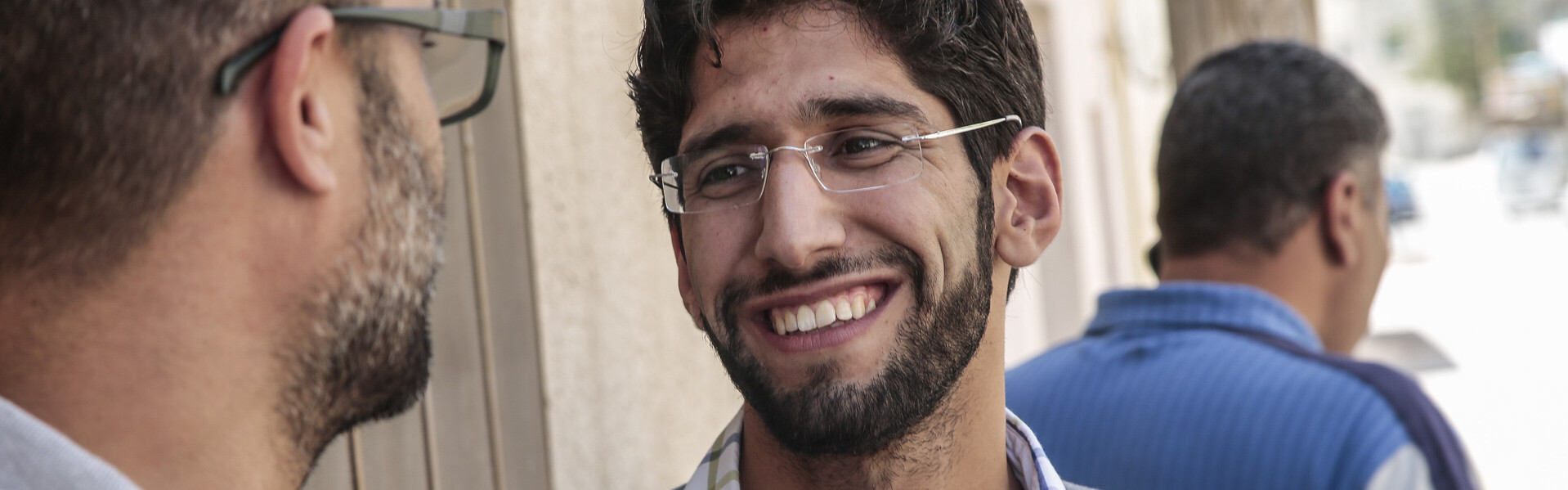 Ahmad floh selber aus Syrien und leistet jetzt Hilfe für Flüchtlinge in Jordanien.