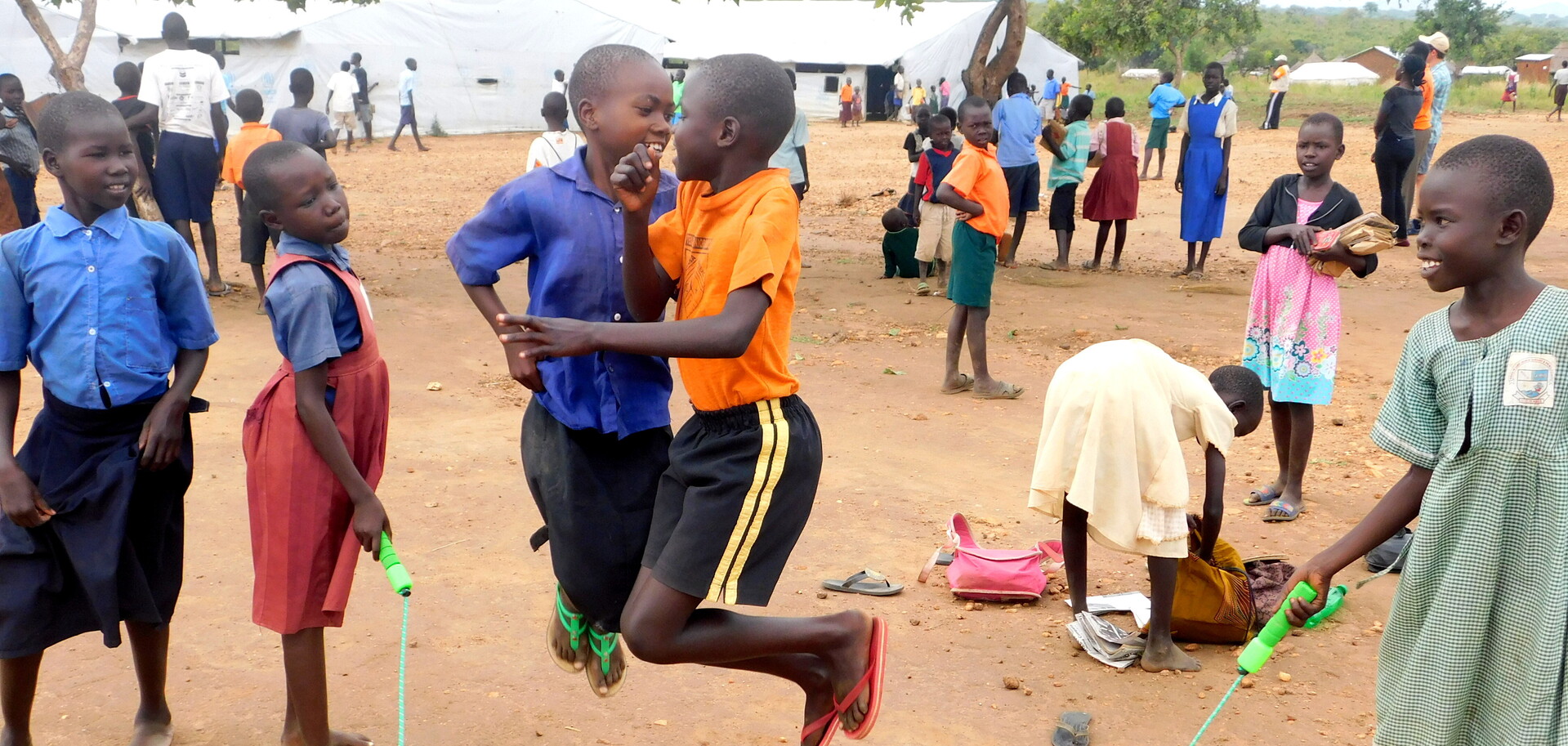 Kinder in Uganda beim Spielen Kinder in Uganda beim Spielen