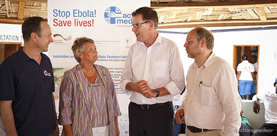 Minister Gröhe und Müller bedanken sich bei action medeor