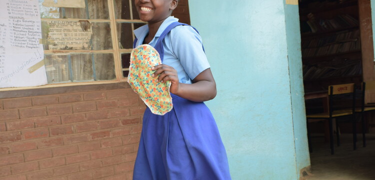 Heute ist Chisomo sichtlich erleichtert und besucht gerne wieder ihre Schule Mtsiriza nahe Malawis Hauptstadt Lilongwe Heute ist Chisomo sichtlich erleichtert und besucht gerne wieder ihre Schule Mtsiriza nahe Malawis Hauptstadt Lilongwe