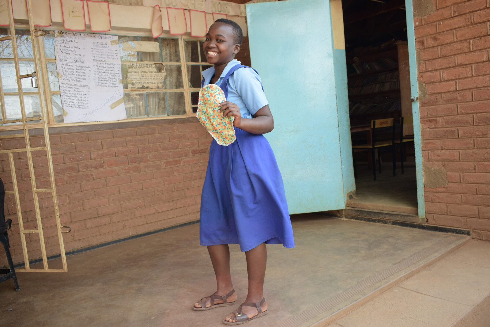 Heute ist Chisomo sichtlich erleichtert und besucht gerne wieder ihre Schule Mtsiriza nahe Malawis Hauptstadt Lilongwe