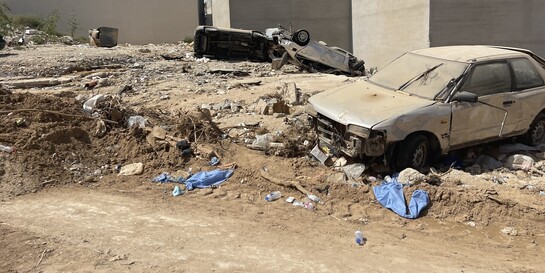 Nach der Flut in Libyen ist die Stadt Darna von Schlamm überdeckt