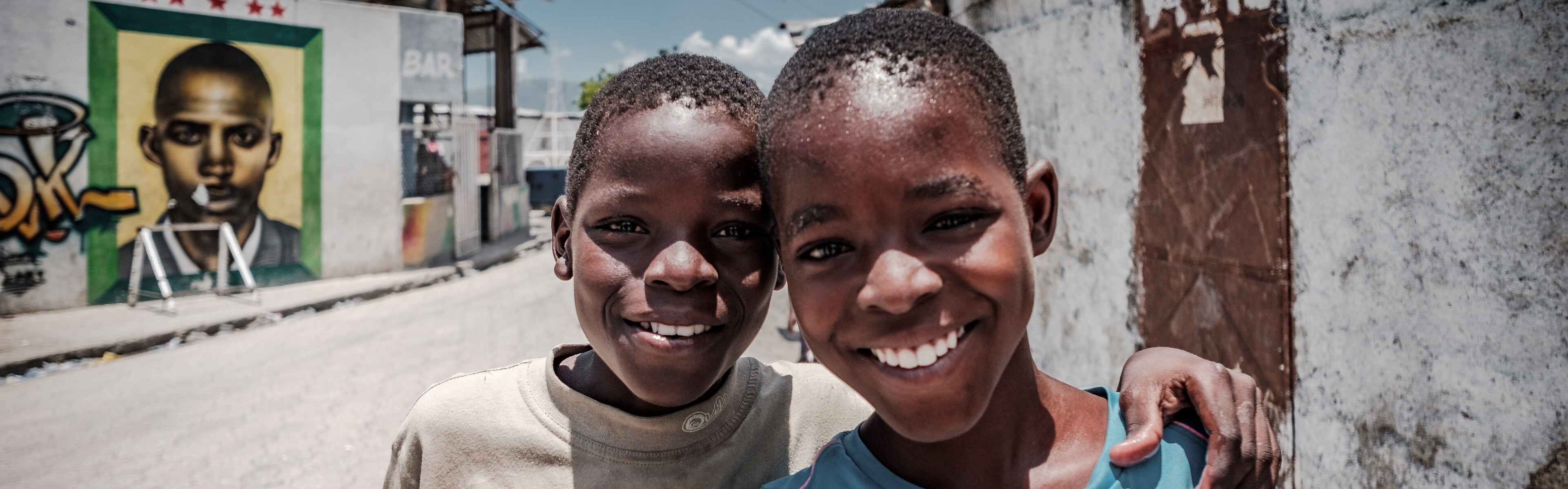 Zwei Jungen in Haiti 2017 - ein Jahr nach Hurrikan Matthew