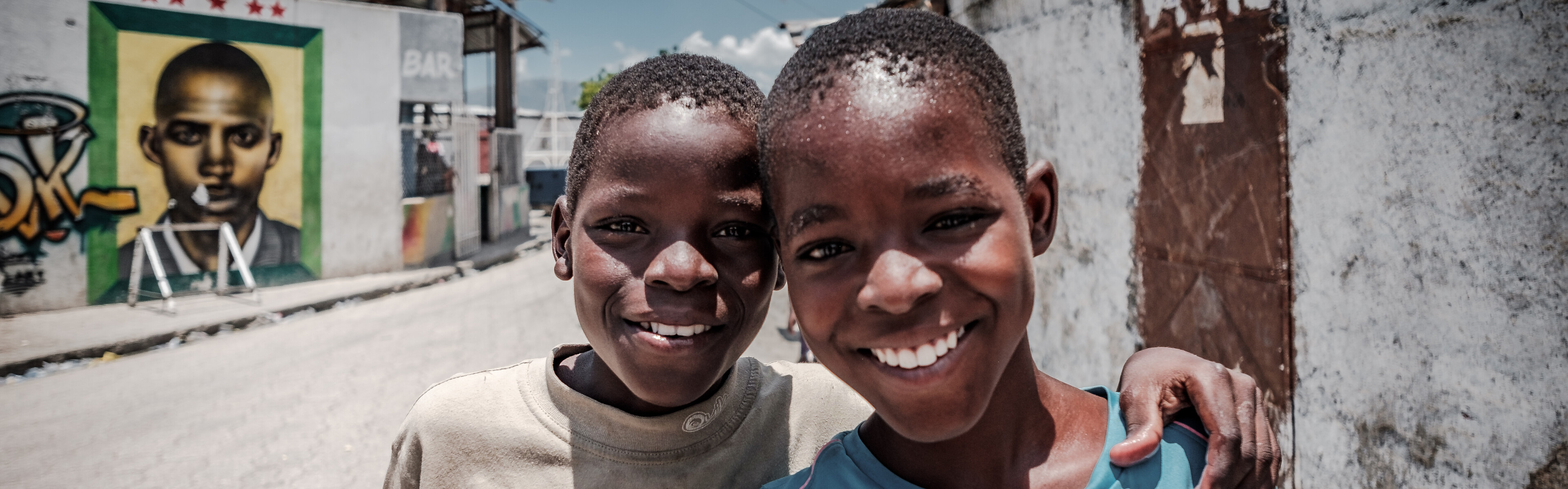 Zwei Jungen in Haiti 2017 - ein Jahr nach Hurrikan Matthew