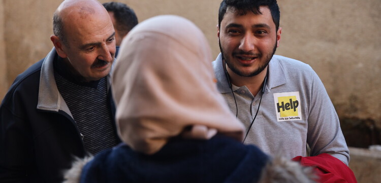 Ein Helfer von Help vor Ort in Syrien
