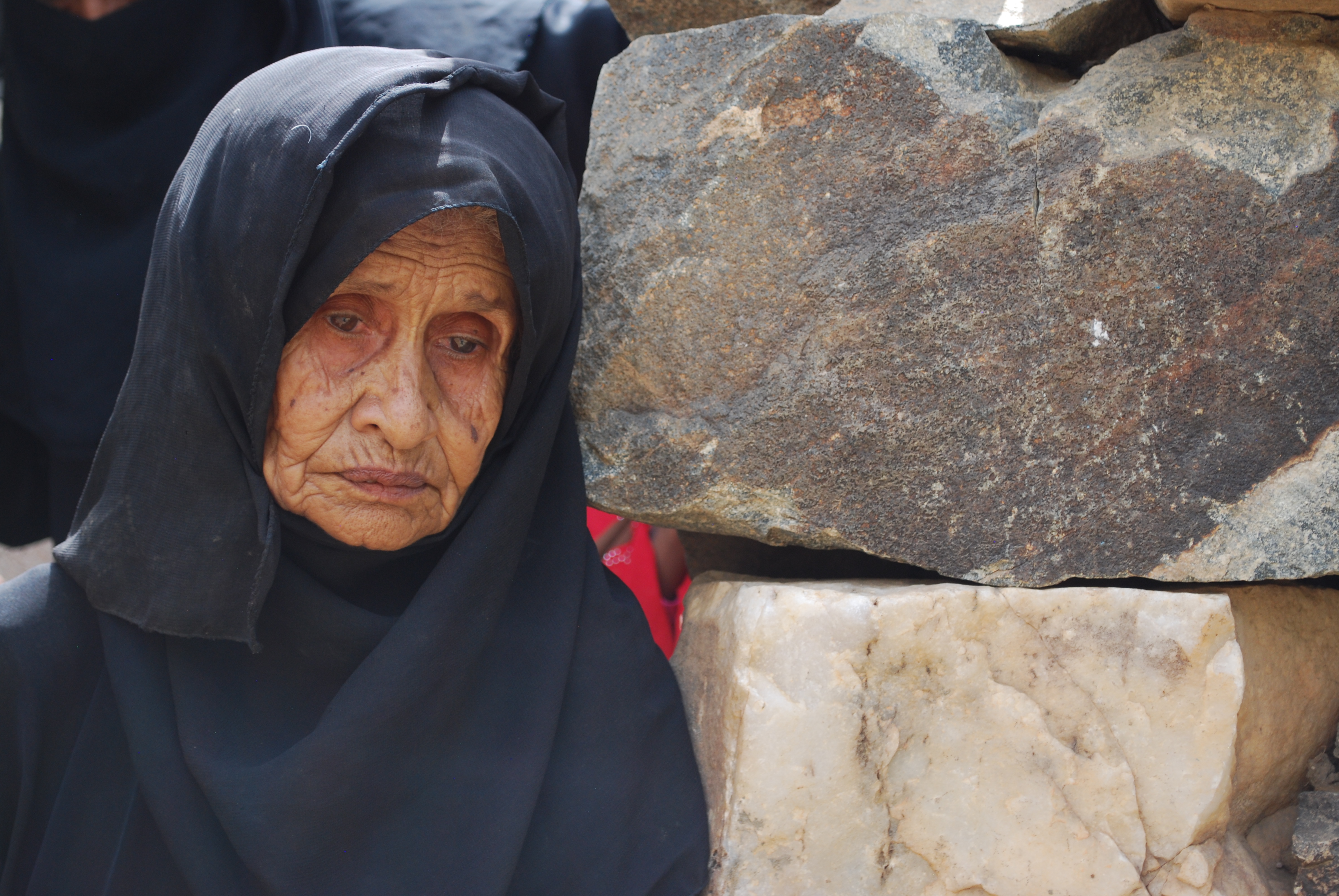 Eine alte Frau im Jemen