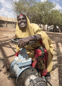 Hado Abdi Gedi beim Wasserholen Hado Abdi Gedi beim Wasserholen