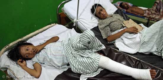 Handicap International, Mädchen im Krankenhaus