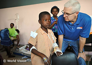 Haiti: Junge im Krankenhaus