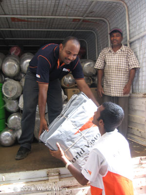 Sri Lanka Bündnispartner World Vision verteilt Hilfsgüter