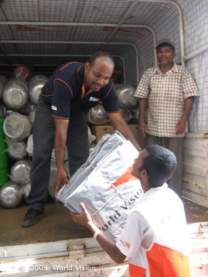 Sri Lanka Bündnispartner World Vision verteilt Hilfsgüter
