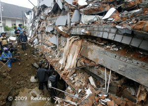 Erdbeben Indonesien: zerstörtes Haus